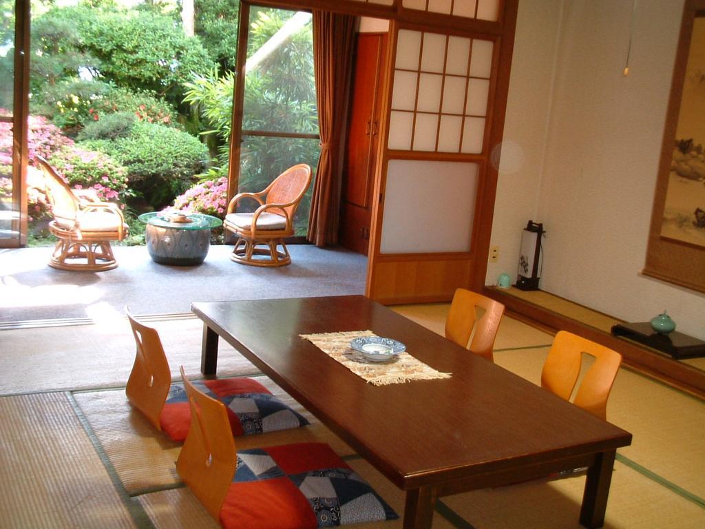 Готель Ureshino Onsen Shoen Екстер'єр фото