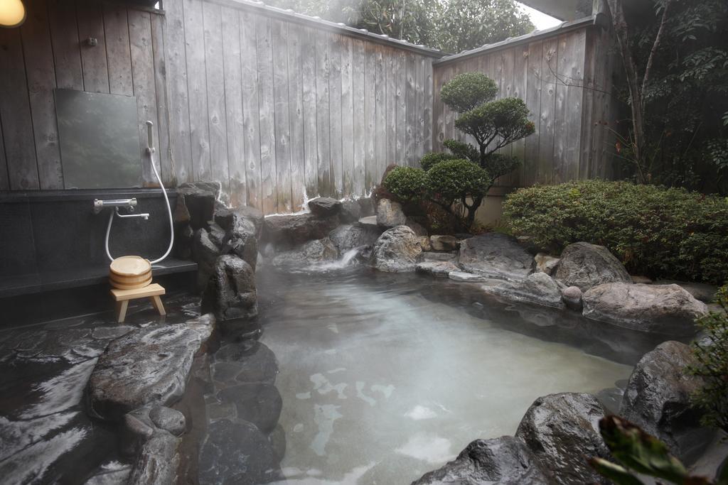 Готель Ureshino Onsen Shoen Екстер'єр фото